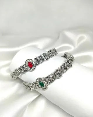 2 Pcs Plain Bangle Set – Elegant Minimalist Jewelry for Women