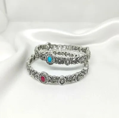 2 Pcs Plain Bangle Set – Elegant Minimalist Jewelry for Women